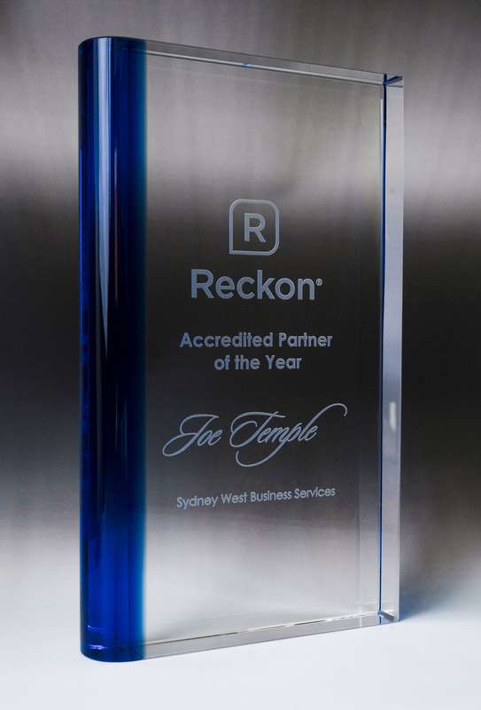 Crystal-Vertical Single Edged Curved Block